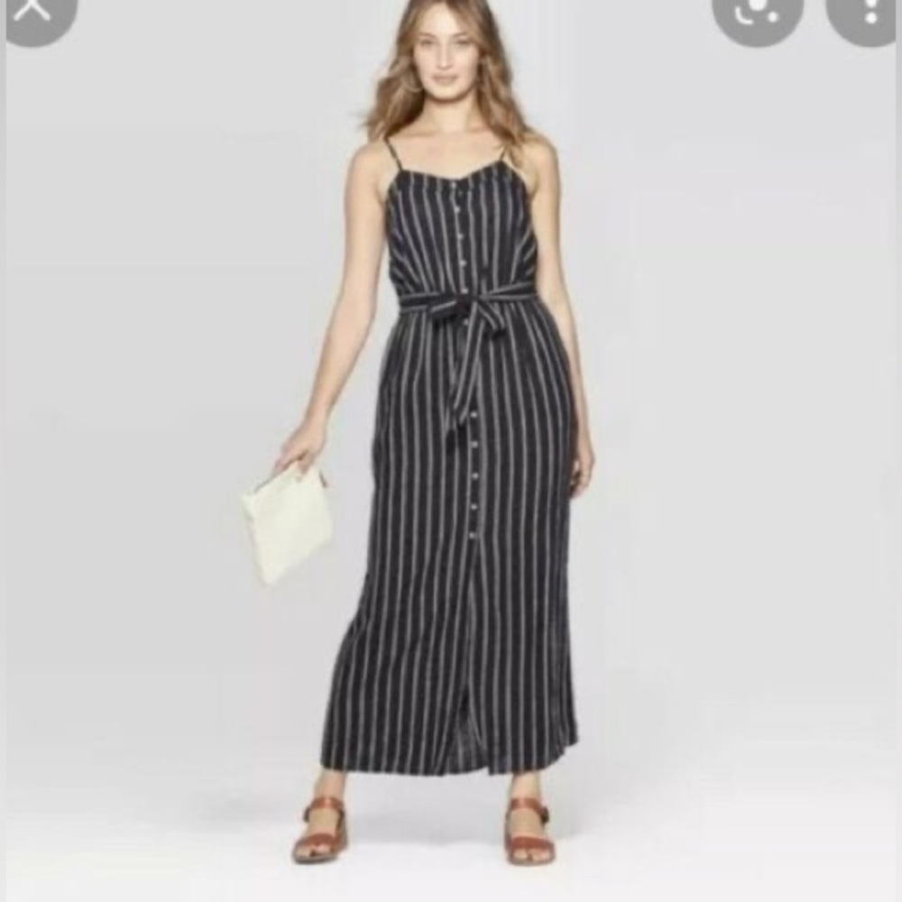 UNIVERSAL THREAD DRESS